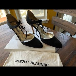 Manolo Blahnik Donyaltan Heels 40